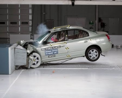 Краш-тест Hyundai Elantra